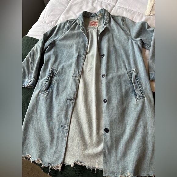 Levi Strauss & Co Women's Oversized Denim Jacket Vintage Levi's Coat Size Medium - Picture 3 of 5